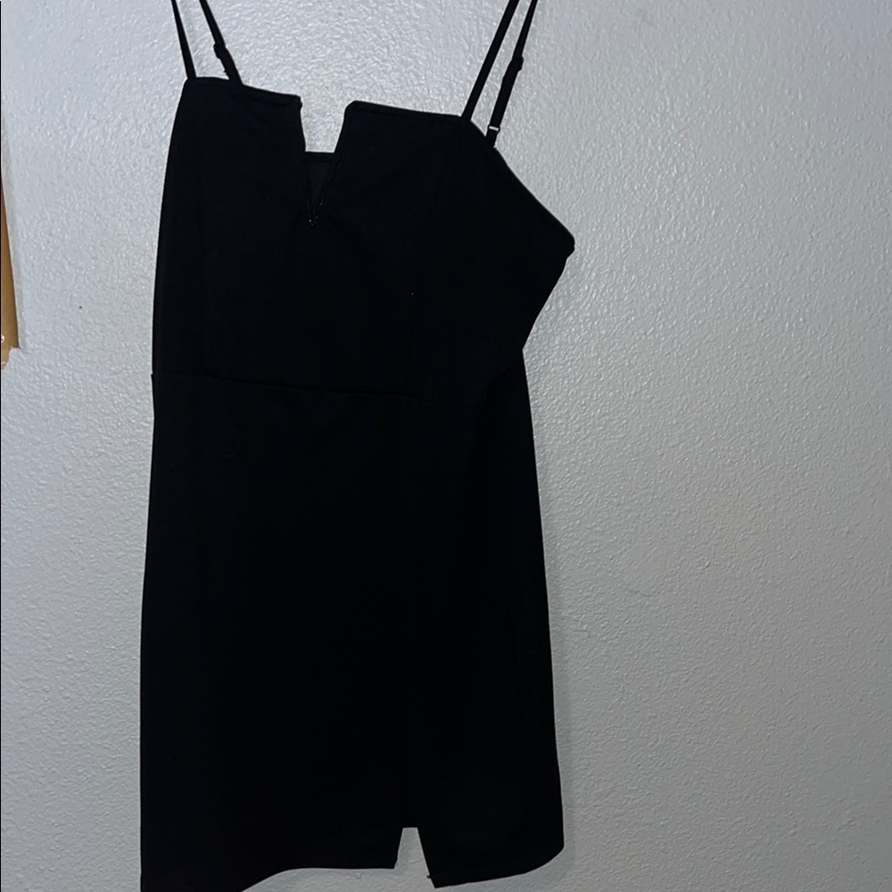 Elegant Black SHEIN Dress with Adjustable Straps